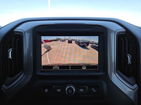 Used 2022 Chevrolet Silverado 1500 Custom image 18