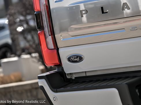 Used 2026 Ford F250 Platinum w/ Platinum Plus Package image 15