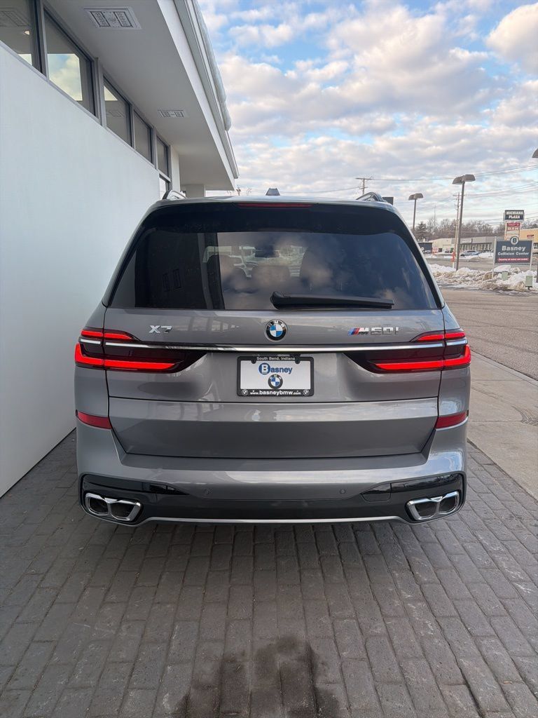 New 2026 BMW X7 M60i AWD/4WD image 6