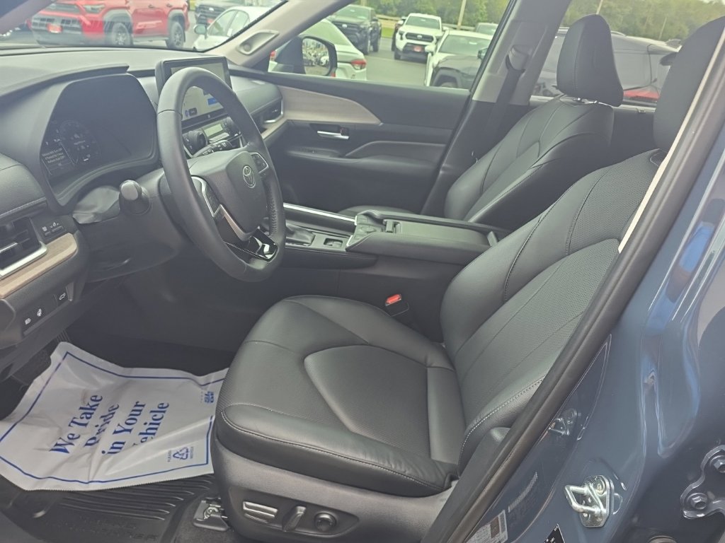 Used 2026 Toyota Grand Highlander FWD image 17