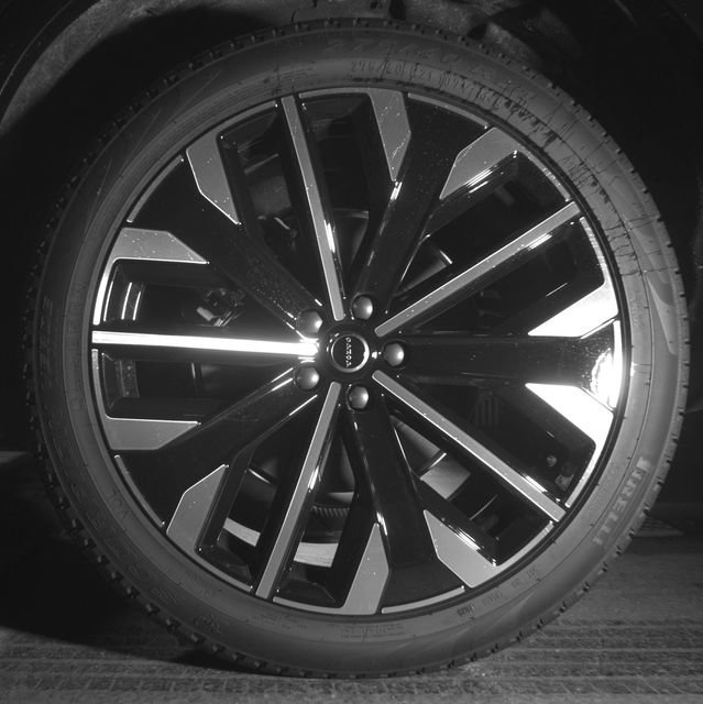New 2026 Volvo XC90 B6 Plus w/ Protection Package Premier AWD/4WD image 45