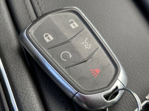 Certified 2025 Cadillac XT6 Premium Luxury image 35