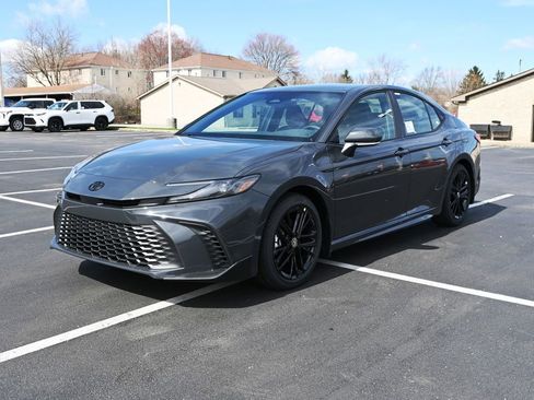 New 2026 Toyota Camry SE image 2