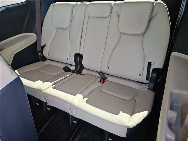 Used 2026 Kia Carnival EX FWD image 19