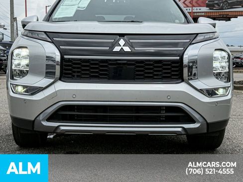 Used 2025 Mitsubishi Outlander SE FWD image 9