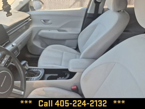 Used 2025 Hyundai Kona SEL FWD image 28