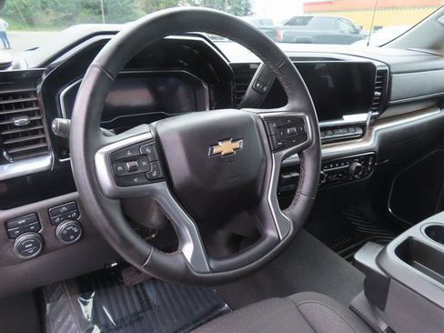 Used 2025 Chevrolet Silverado 1500 LT AWD/4WD image 14