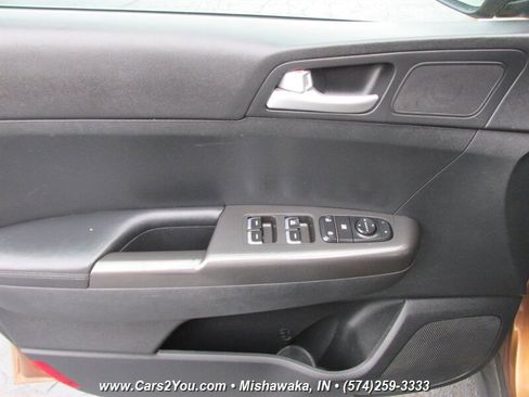 Used 2018 Kia Sportage LX w/ LX Popular Package image 10