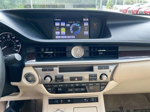 Used 2014 Lexus ES 350 image 18
