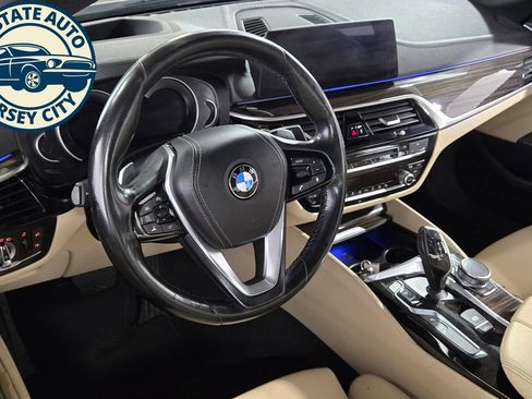 Used 2017 BMW 530i xDrive AWD/4WD image 16