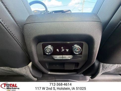 New 2026 Chevrolet Traverse LT w/ Sun and Wheel Package AWD/4WD image 15
