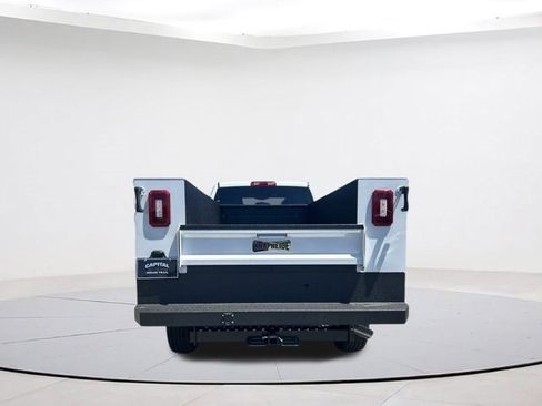 Used 2024 RAM 2500 Tradesman w/ Chrome Appearance Group image 4