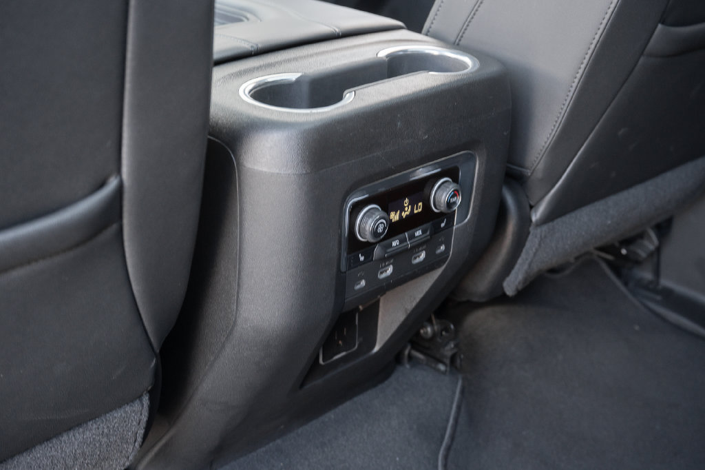 Used 2021 Chevrolet Suburban Z71 w/ Z71 Off-Road Package AWD/4WD image 44