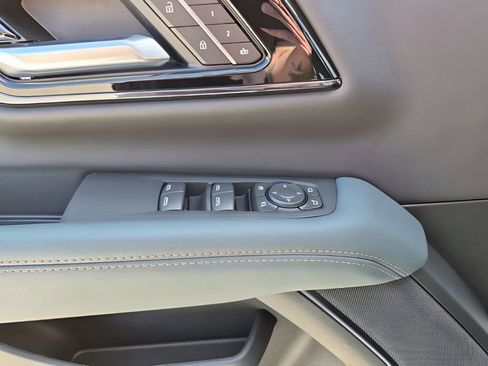 New 2026 GMC Yukon XL AT4 image 28