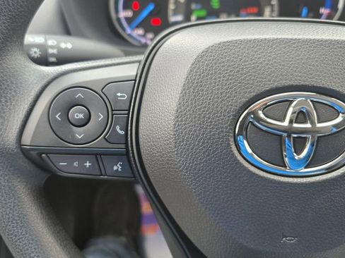 Used 2025 Toyota RAV4 LE image 18