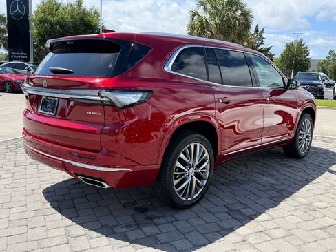 Used 2026 Buick Enclave Avenir w/ Super Cruise Package AWD/4WD image 9