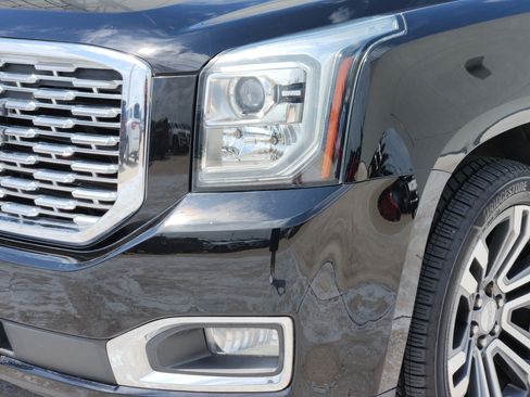 Used 2018 GMC Yukon Denali w/ Denali Ultimate Package AWD/4WD image 10