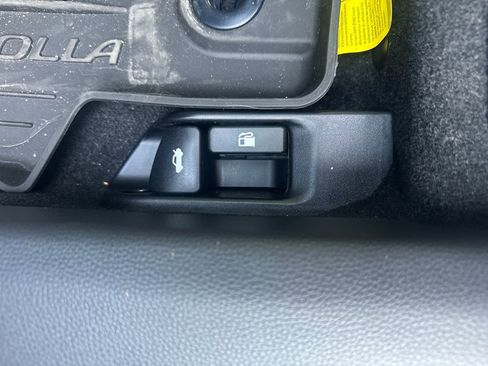Used 2026 Toyota Corolla LE FWD image 12