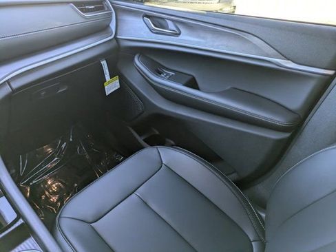 New 2025 Jeep Grand Cherokee L Limited w/ Black Appearance Package image 15