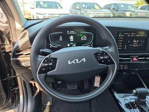 Used 2025 Kia Niro LX FWD image 22