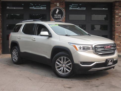 Used 2017 GMC Acadia SLE AWD/4WD image 2