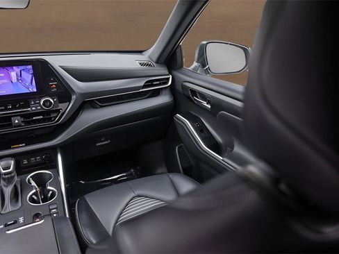 Used 2023 Toyota Highlander XSE image 29