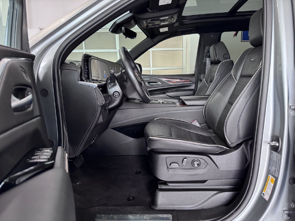 Certified 2024 Cadillac Escalade Premium Luxury AWD/4WD image 12