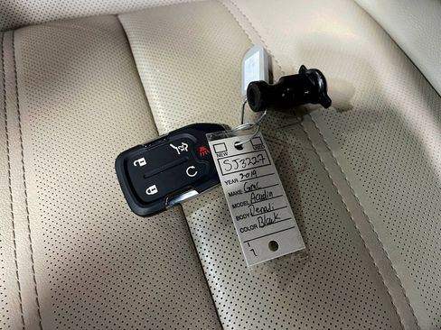 Used 2019 GMC Acadia Denali FWD image 38