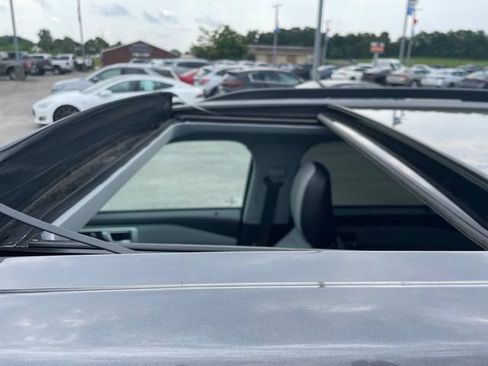 Used 2021 Ford Explorer XLT w/ Equipment Group 202A AWD/4WD image 47