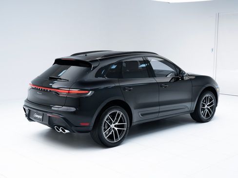 Certified 2026 Porsche Macan AWD/4WD image 9