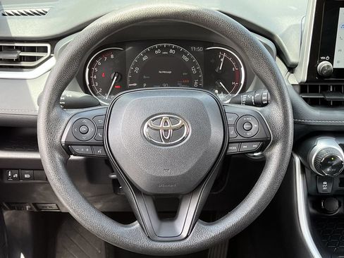 Used 2025 Toyota RAV4 XLE AWD/4WD image 11