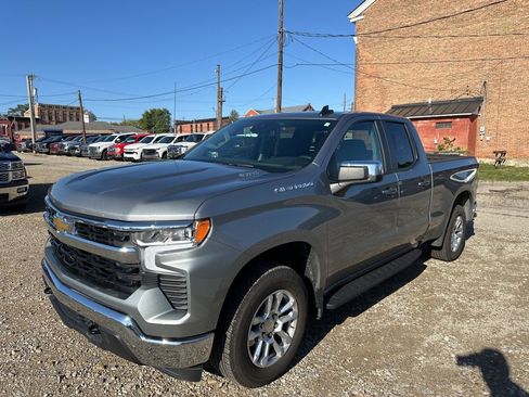 Used 2025 Chevrolet Silverado 1500 LT image 1