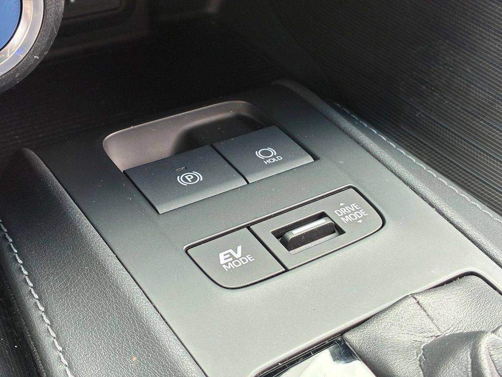Used 2022 Toyota Venza XLE AWD/4WD image 28