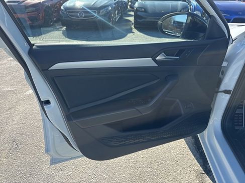 Used 2025 Volkswagen Jetta Sport image 22