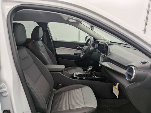 New 2025 Chevrolet Trax LT w/ Driver Confidence Package image 22