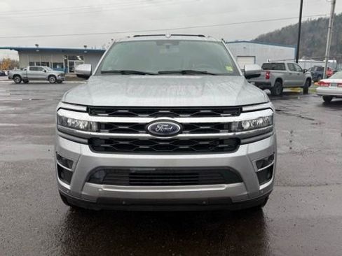 Used 2024 Ford Expedition Limited image 2