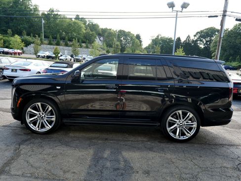 Used 2025 Cadillac Escalade Sport image 6