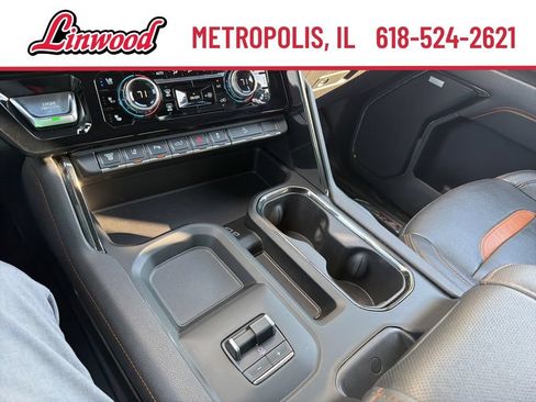 Used 2024 GMC Sierra 2500 AT4 w/ AT4 Premium Plus Package AWD/4WD image 28