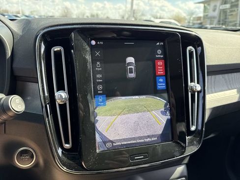 Used 2023 Volvo XC40 B5 Plus w/ Driver Assist Package AWD/4WD image 14