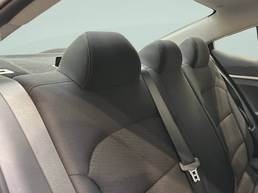 Used 2020 Hyundai Elantra SE w/ Cargo Package (C1) FWD image 15