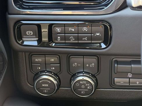 Used 2026 GMC Yukon AT4 Ultimate w/ LPO, Floor Liner Package AWD/4WD image 19
