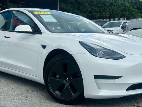 Used 2022 Tesla Model 3 Standard Range image 7