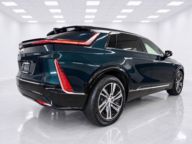Used 2024 Cadillac Lyriq Luxury w/ LPO, Floor Liner Package AWD/4WD image 10