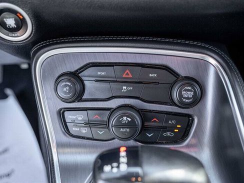 Used 2016 Dodge Challenger SXT RWD image 14
