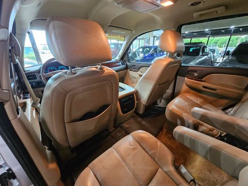 Used 2011 Chevrolet Tahoe LT w/ Luxury Package RWD image 29