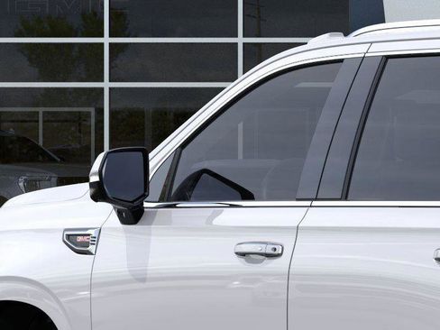 New 2025 GMC Yukon Denali w/ Denali Reserve Package image 12