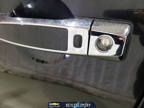 Used 2015 Nissan Armada Platinum image 32