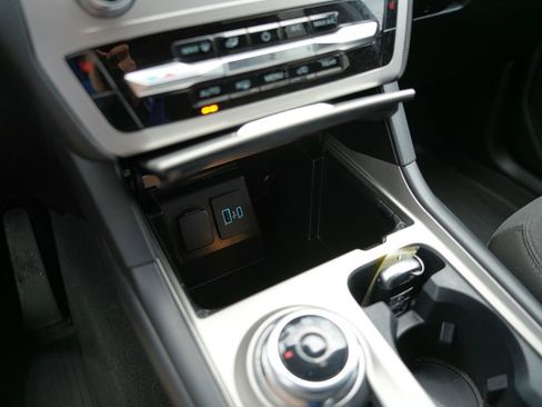 Used 2022 Ford Explorer XLT w/ Class IV Trailer Tow Package image 15