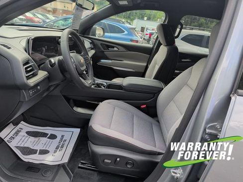 New 2026 Chevrolet Traverse LT w/ LPO, Floor Liner Package FWD image 13
