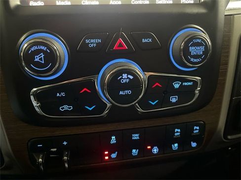 Used 2014 RAM 1500 Laramie w/ Convenience Group image 19